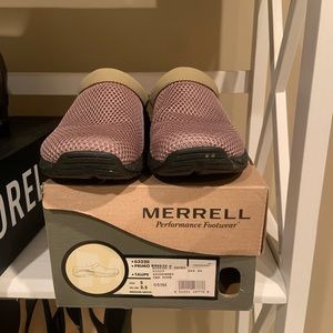 Women’s Merrell slip on shoes size 5.